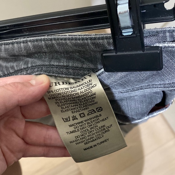 Burberry Brit jeans with zipper details - Picture 4 of 8